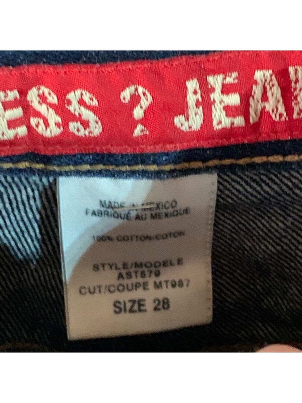 Guess - Picture 4 of 8